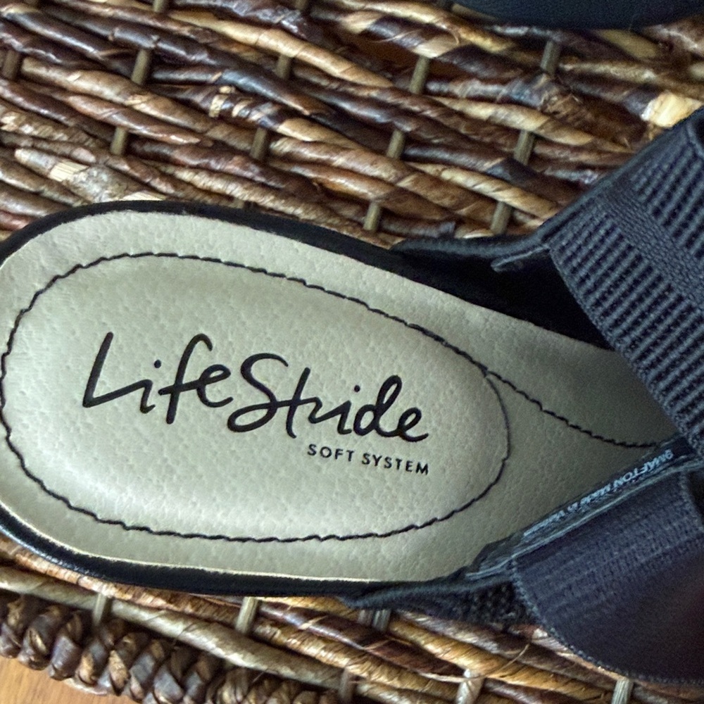 Elegant Black Women's Heeled Dressy Sandals - size 9 - Picture 7 of 11
